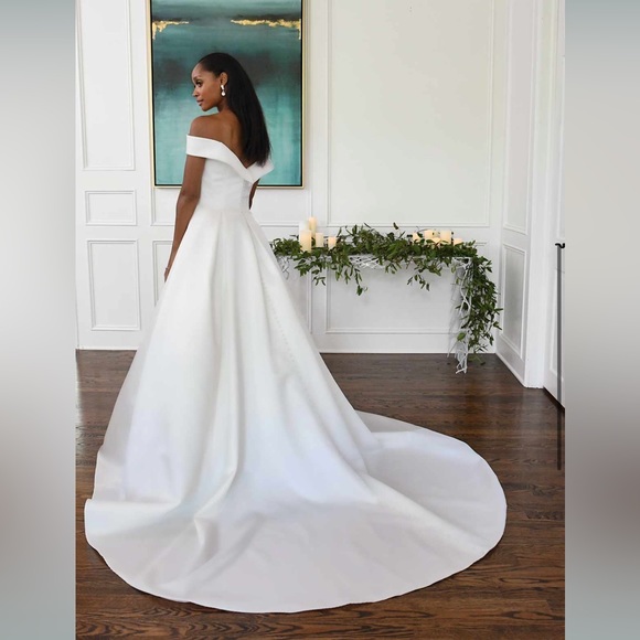 Essense of Australia D3232 wedding dress - Picture 2 of 10
